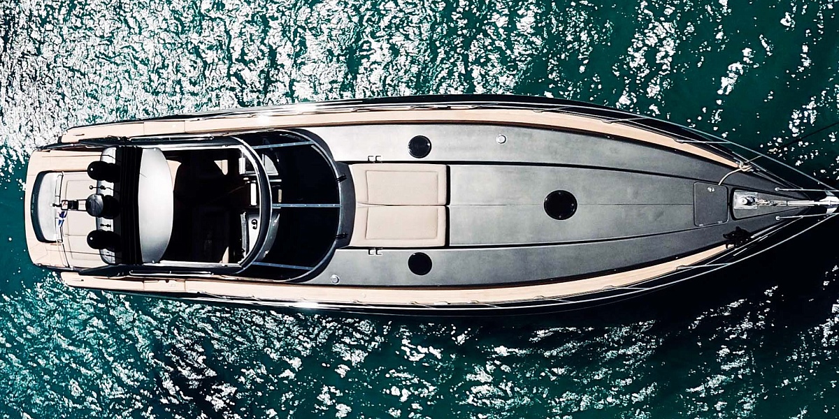 Аренда яхты Sunseeker 68 "007" на Миконосе